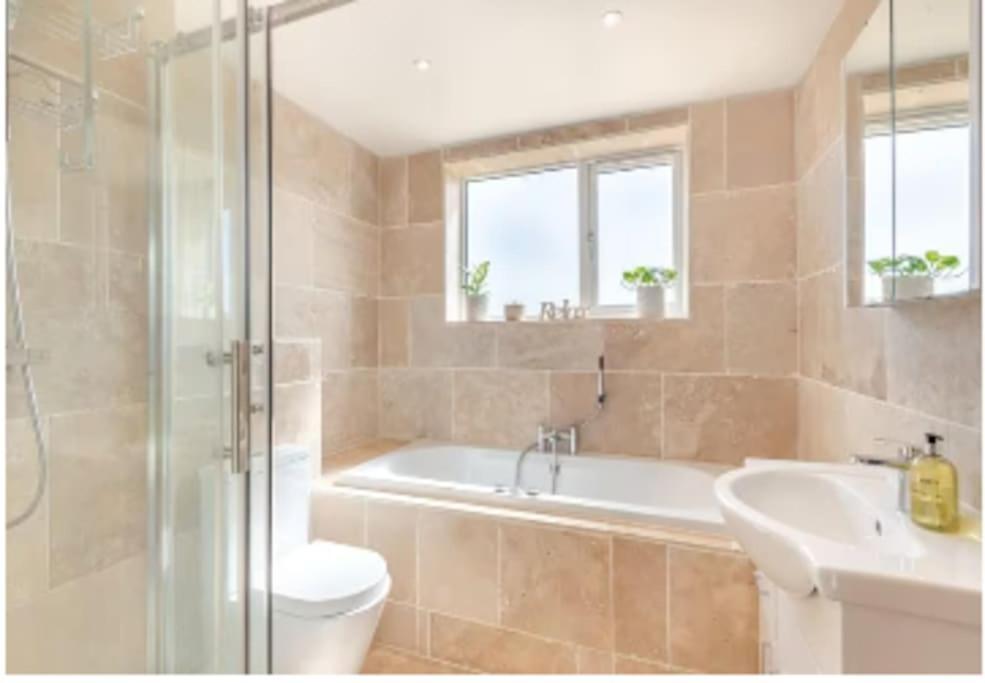 Covehithe House-Coastal Luxury- Sleeps 12-With Huge Swimspa! Wrentham Ngoại thất bức ảnh